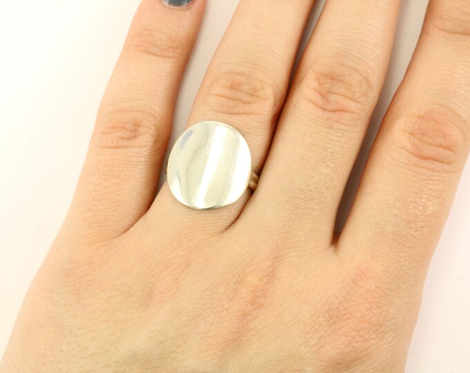 Vintage Size 6 Oval Plain Polished Engravable Design Ring 925 Sterling RG 2237