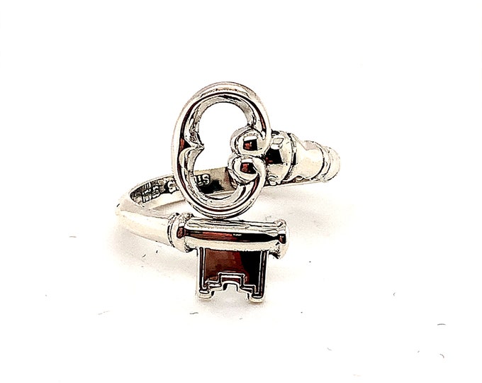 Vintage Size 9 Avon Design Ring | SP AIN Design Ring | Silver 925 Sterling Ring | Key Design Ring RG 3785G