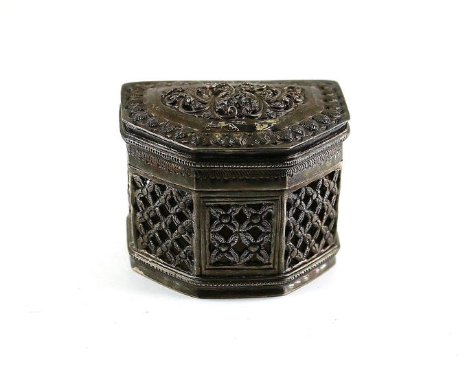 Antique Burmese Myanmar Jewel House GMT Leaf Floral Scroll Asian Art Candy Jewelry Box Silver OT 264