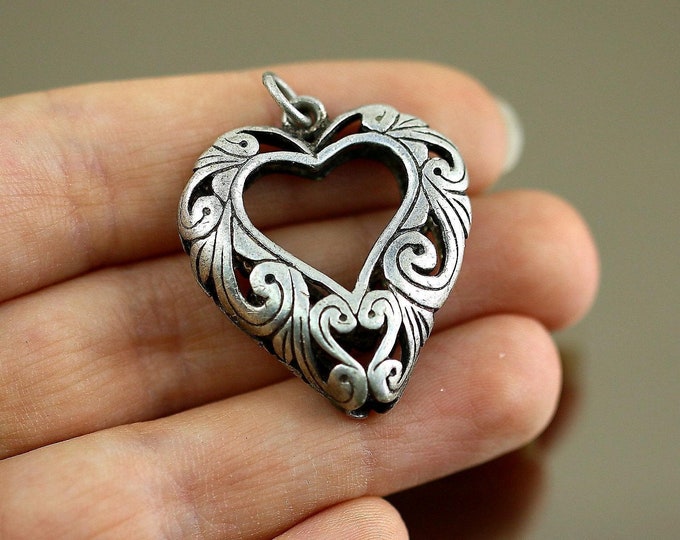 Vintage Cut Open Scroll Heart Design Pendant 925 Sterling Pd 2572