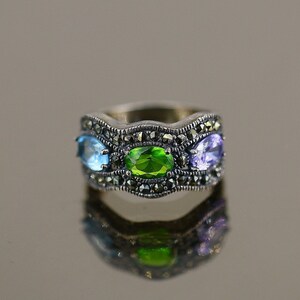 Vintage Size 7.25 Beautiful Shiny Multi Color Crystals CZ Design Marcasite Band Ring 925 Sterling Silver RG 844