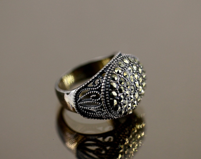 Vintage Size 7.25 Shiny Scroll Twisted Design Marcasite Design Ring 925 Sterling Silver  RG 2064A
