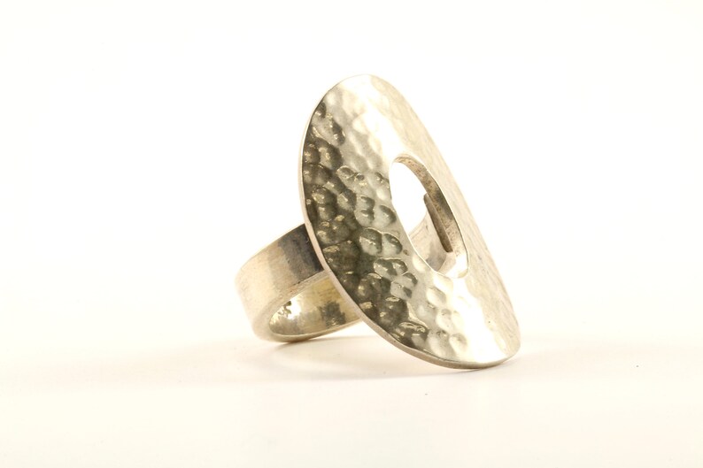 Vintage Open Oval Hammered Design Ring 925 Sterling RG 3181