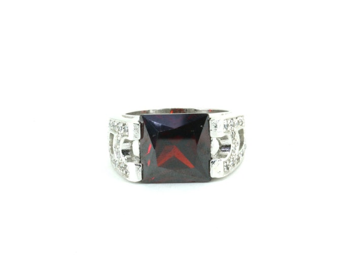 Vintage Size 8 Square Red Garnet Crystal Design Ring 925 Sterling Silver RG 177