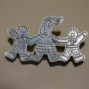 Vintage Mexico Kids Boy Girl EFS Save The Children Design Brooch Sterling Silver 925 BB 2215