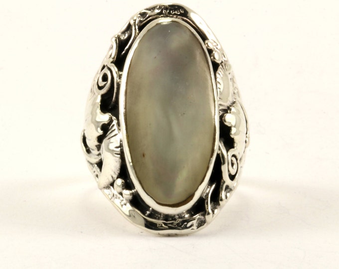 Vintage Size 9.5 Flower Design Mother of Pearl Ring 925 Sterling RG 2997