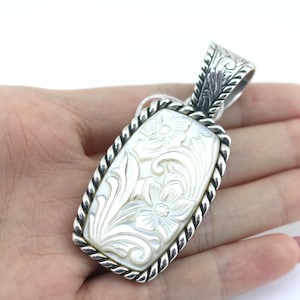 Vintage Beautiful Southwestern Carolyn Pollack Cutout MOP Mother of Pearl Flower Floral Design Pendant 925 Sterling Silver PD 2328