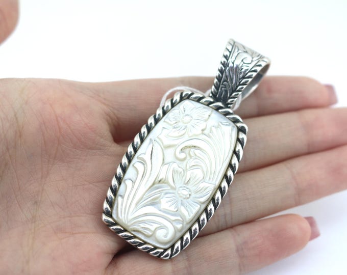 Vintage Beautiful Southwestern Carolyn Pollack Cutout MOP Mother of Pearl Flower Floral Design Pendant 925 Sterling Silver PD 2328