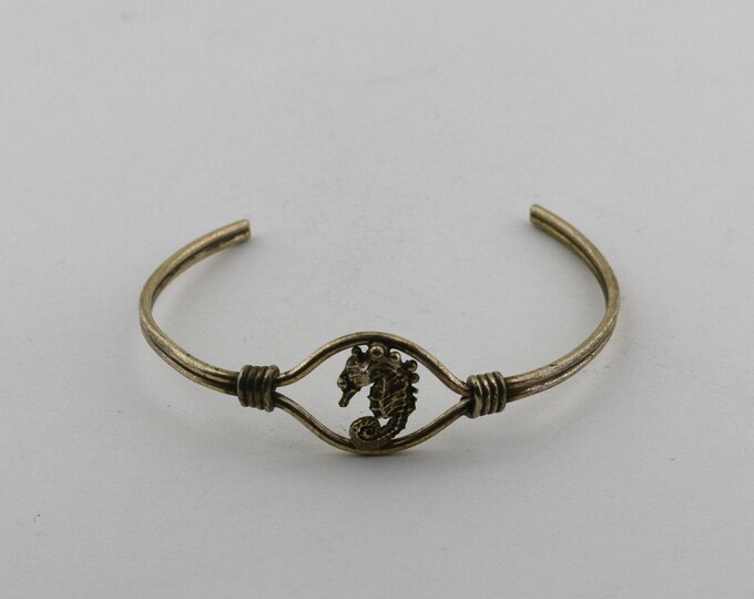 Vintage Navajo Small Thin Ocean Style Seahorse Animal Southwestern Design Cuff Bracelet 925 Sterling Silver BR 219U