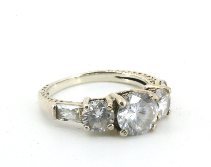 Size 7 Three Large Round Crystals Vintage Engagement Ring 925 Sterling Silver RG 1048