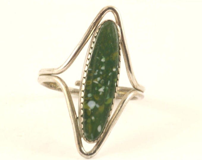 Vintage Green Stone Oval Cocktail Design Ring 925 Sterling Silver RG 3866