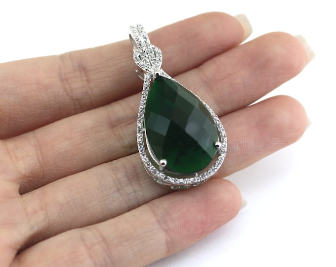 Vintage Tear Drop Shaped Emerald Green & White Crystals CZ Design Pendant 925 Sterling PD 727
