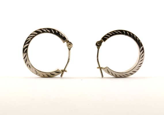 14K White Gold Textured Round Hoop Earrings GER 1… - image 1