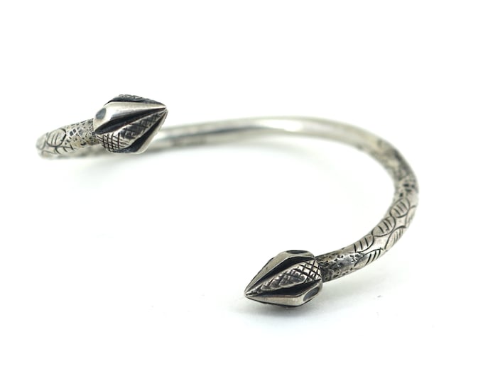 Vintage West Indian Cone Pointed Heavy Cuff Bracelet  925 Sterling Silver Br 3813