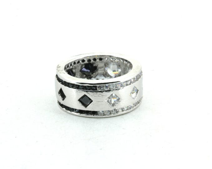 Vintage Size 7 Wide Band Two Sides White Black Ring 925 Sterling Silver RG 4307