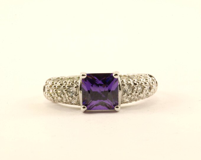 Vintage Size 7 Amethyst Color Crystal Design Cocktail Ring 925 Sterling Silver RG 3531