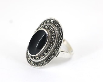 Vintage Cocktail Black  Oval Onyx & Marcasite Stones Design  Ring 925 Sterling Silver RG 1420