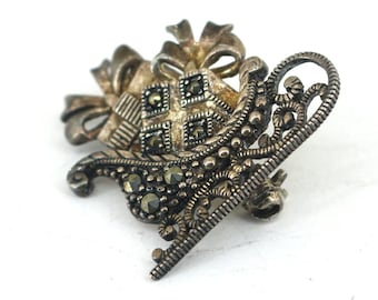 Vintage Thailand Christmas Sled Gift Marcasite Inlay Pin/Brooch 925 Sterling Silver BB 655