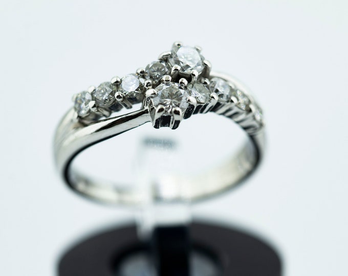 Size 4.75 Platinum Ten Shiny Natural Diamonds Design Beautiful Wedding Ring PtRG 12