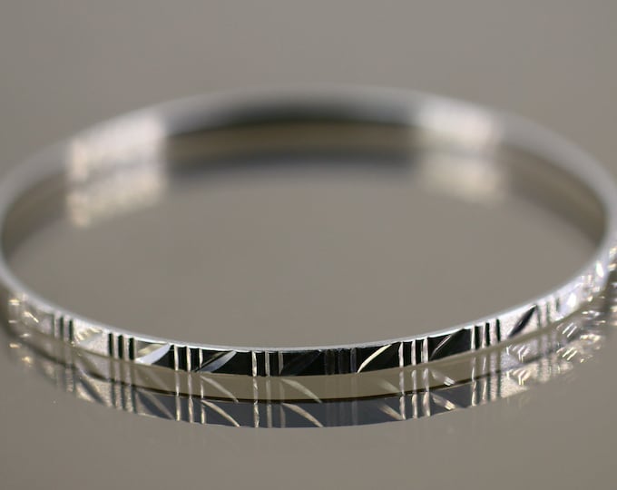 Vintage Diamond Cut Geometric Design Round Bangle Bracelet 925 Sterling Silver BR 3771