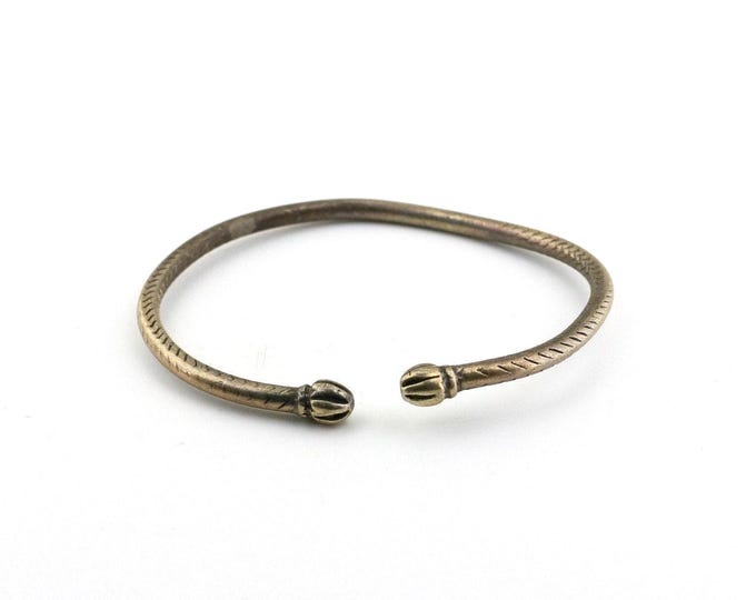 Vintage West Indian Pointed Ends Cones Notches Ribbed Design Round Bangle Bracelet Sterling 925 Silver  Br 740n