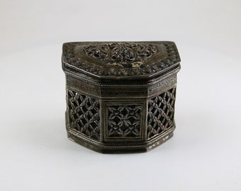 Antique Burmese Myanmar Jewel House GMT Leaf Floral Scroll Asian Art Candy Jewelry Box Silver OT 264