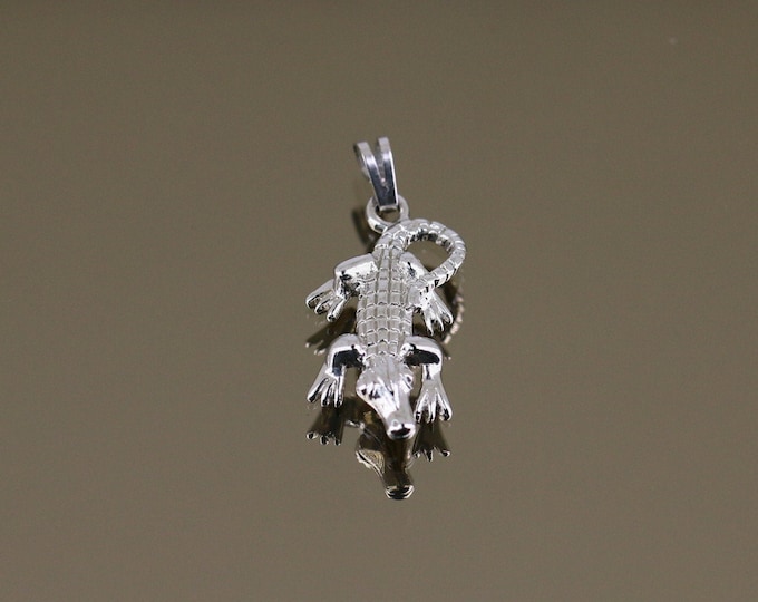 Monet Tiny Alligator Crocodile Reptile Shiny Small Design Pendant 925 Sterling Silver PD 1699F