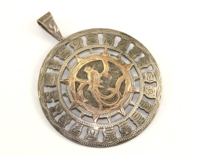Vintage Guatemala Floral Etched Engraved Gold and Silver Pendant Pin/Brooch BB 156