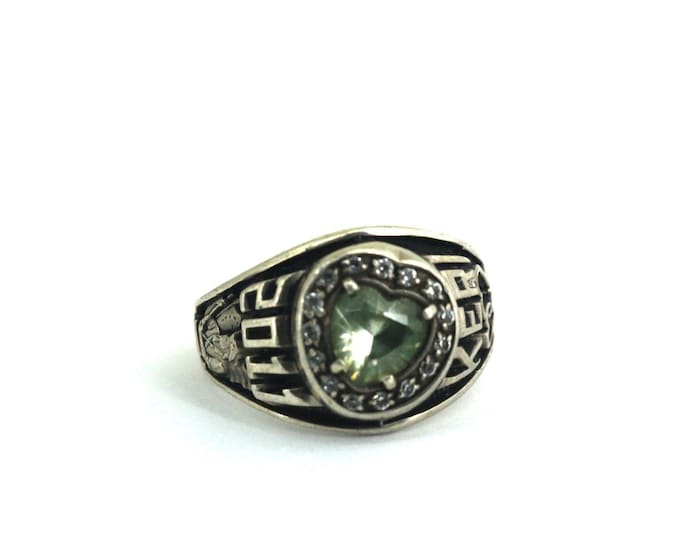 Vintage 2011 White CZ Crystals Framed Green Heart Design Class Ring 925 Sterling Size 7.50  RG 4338