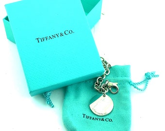 Authentic Tiffany & Co Sterling Silver Charm Bracelet Notes New York Design BR 1356N