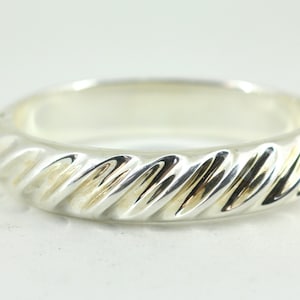 950 Italy Ribbed Hollow Hinged Bangle Bracelet Silver BR 3291