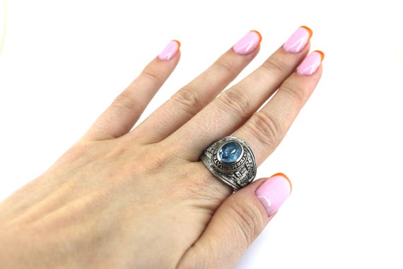 Vintage 1995 Intermediate School Blue Crystal School Ring With 