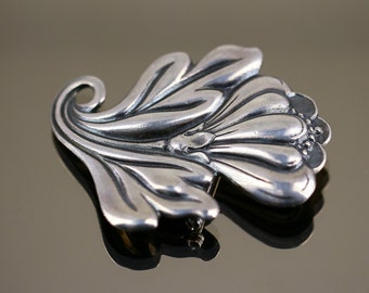 Vintage Beautiful Scroll Flower Floral Shiny Design Brooch Sterling Silver 925 BB 2180