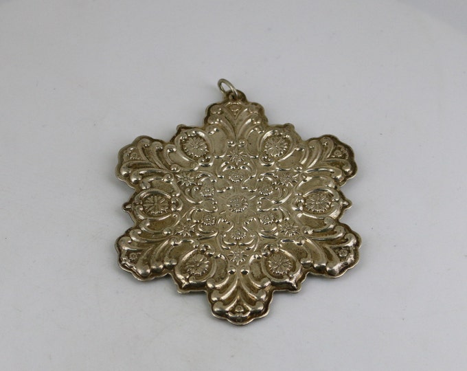 Vintage 1995 Towle Beautiful Edgy Scrolls Christmas Snowflake Ornament 925 Sterling Silver OT 418