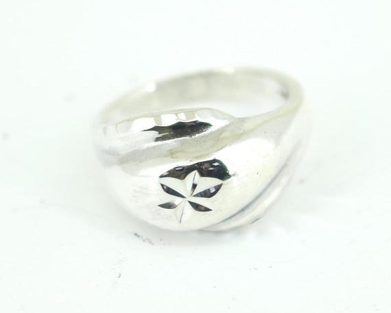 Vintage Size 6 Bubble Shape Solid Star Etched Rin… - image 2