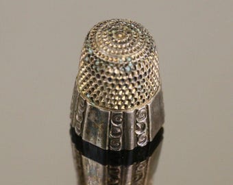 Vintage Sterling Silver Sewing Thimble - Shiny Scrolls, Size 9 OT 1318