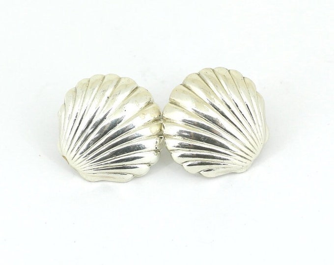 Vintage Scallop Shell Stud Earrings 925 Sterling Silver ER 812