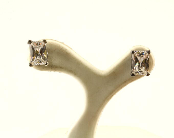 Vintage Sparkling Rectangle Crystals CZ Design Stud Earrings 925 Sterling Silver ER 1158
