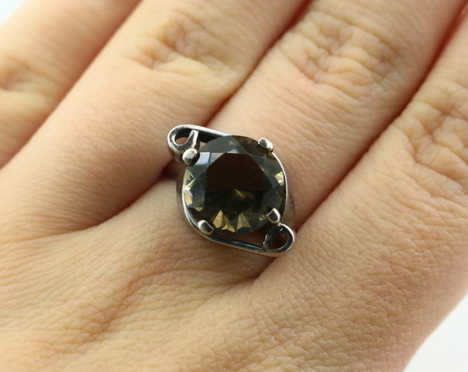 Vintage Size 8.5 Scroll Eye Shape Smoky Brown Quartz Crystal Stylish Design Ring 925 Sterling Silver RG 2839V