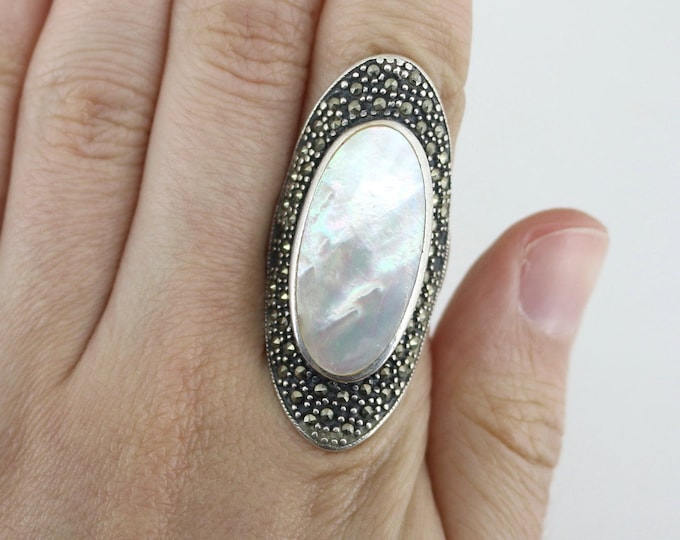 Vintage Size 6.5 Oval  Mother of Pearl & Marcasite Ring 925 Sterling RG 2068