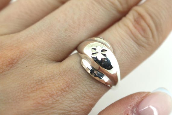 Vintage Size 6 Bubble Shape Solid Star Etched Rin… - image 1