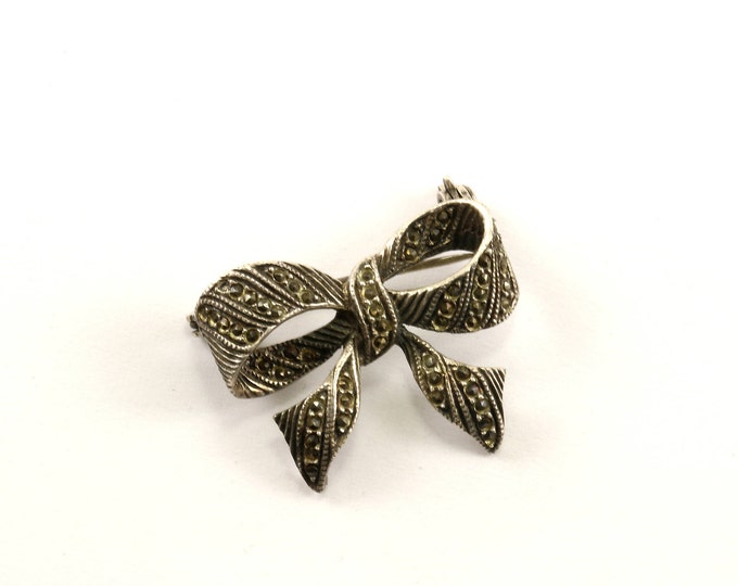Vintage Small Bow Design Marcasite Pin/Brooch 925 Sterling BB 501