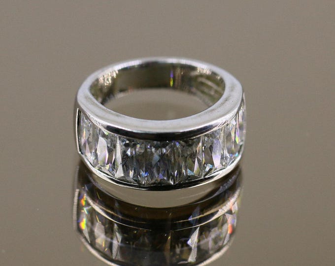 Vintage Thailand Dome Shiny Rectangle White Crystals CZ Design Ring 925 Sterling Silver Size 6 RG 4330