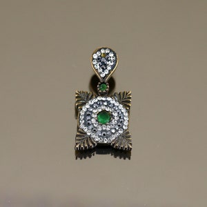 Vintage Shiny Marcasite Stones White Green Crystals CZ Leaves Flower Floral Design Pendant 925 Sterling PD 2746
