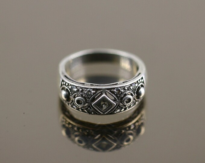 Vintage Size 7.5 Beads Square White Crystals CZ Art Deco Design Band Ring 925 Sterling Silver  RG 1956