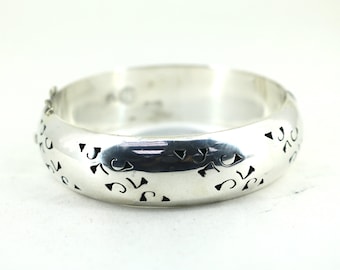 N0965 Vintage Mexico 925 Sterling Silver Turquoise Hinged Bracelet