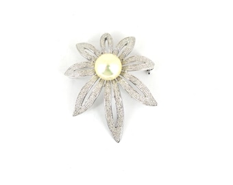 Vintage Shiny Large Pearl Imitation  Flower  Design Pin/Brooch Sterling Silver 925 BB 1918