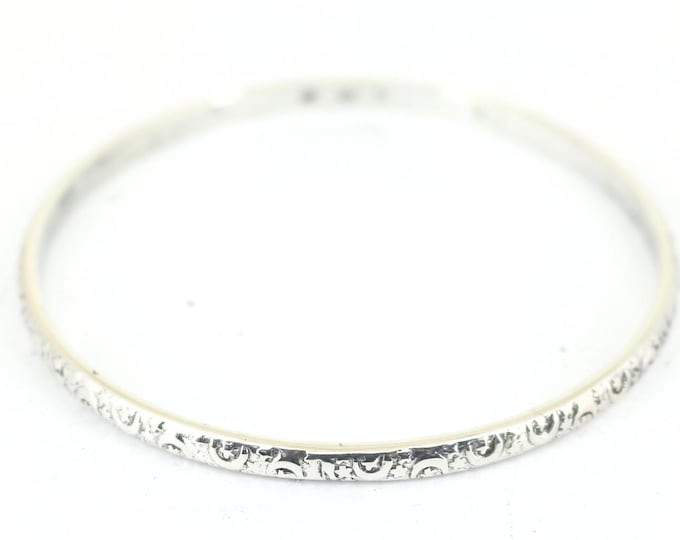 Vintage Thin Ribbed Round Design Bangle Bracelet 925 Sterling BR 2097