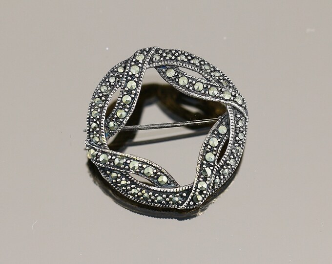 Vintage Beautiful Open Round Scroll Marcasite Stones Design Pin/Brooch 925 Sterling BB 1476