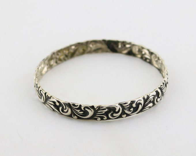 Vintage Scroll Leaves Handmade Details Design Small Bangle Bracelet 925 Sterling BR 2138